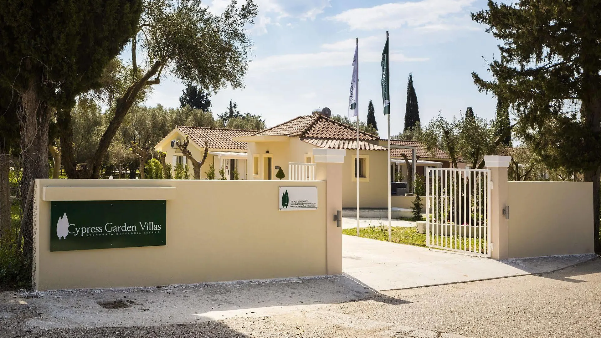 Cypress Garden Villas Mousata 3*,