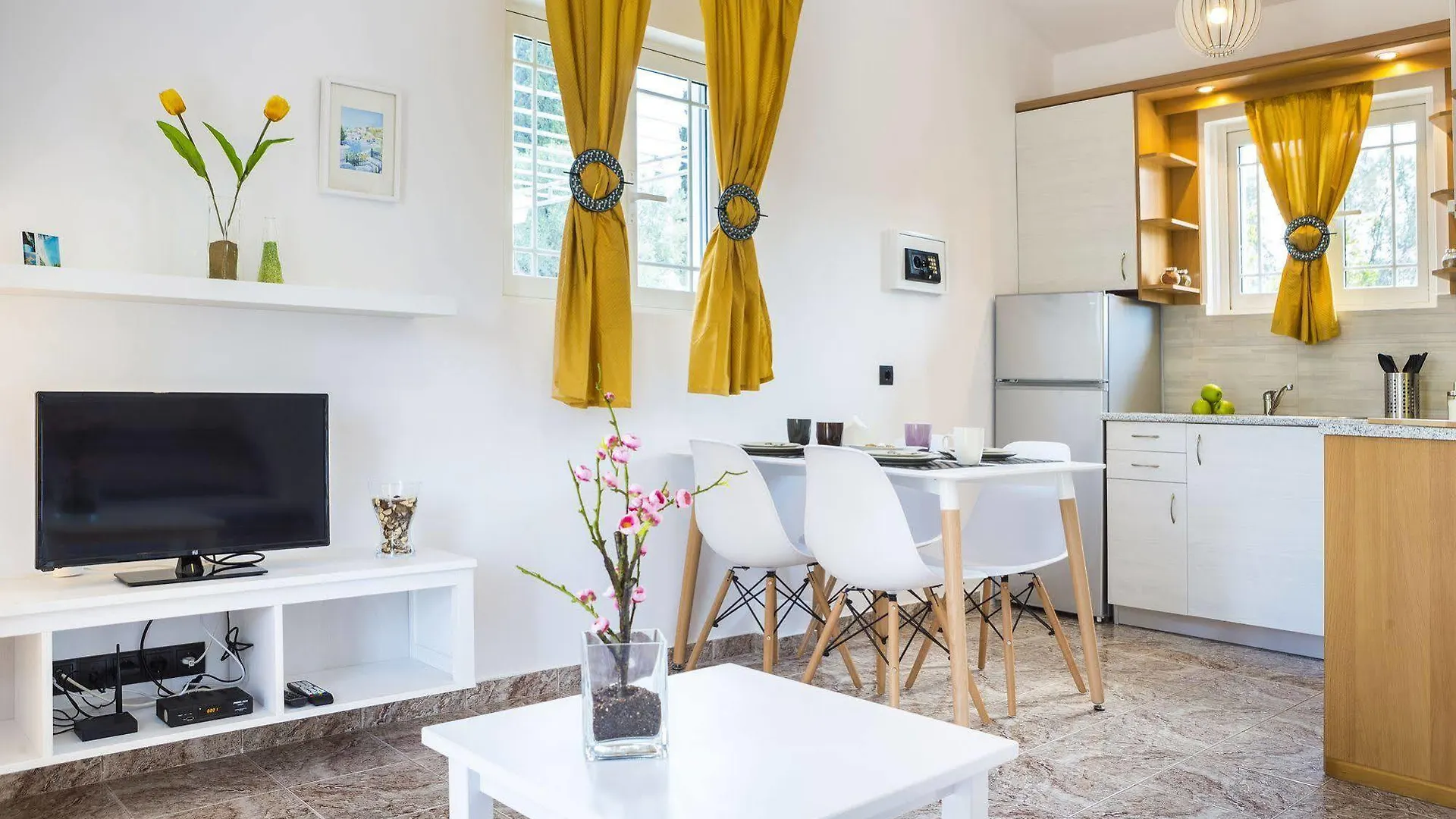 Cypress Garden Villas Mousata Hotel