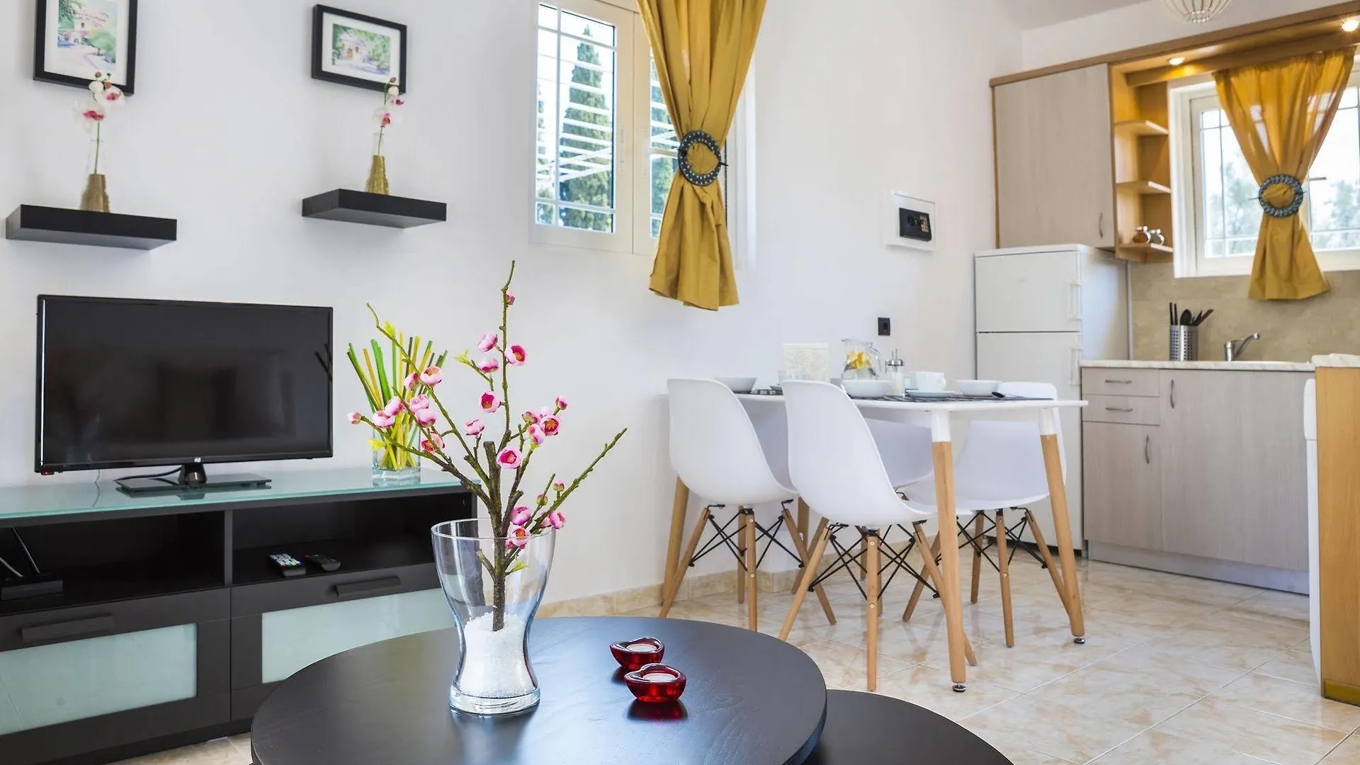 Hotel Cypress Garden Villas Mousata