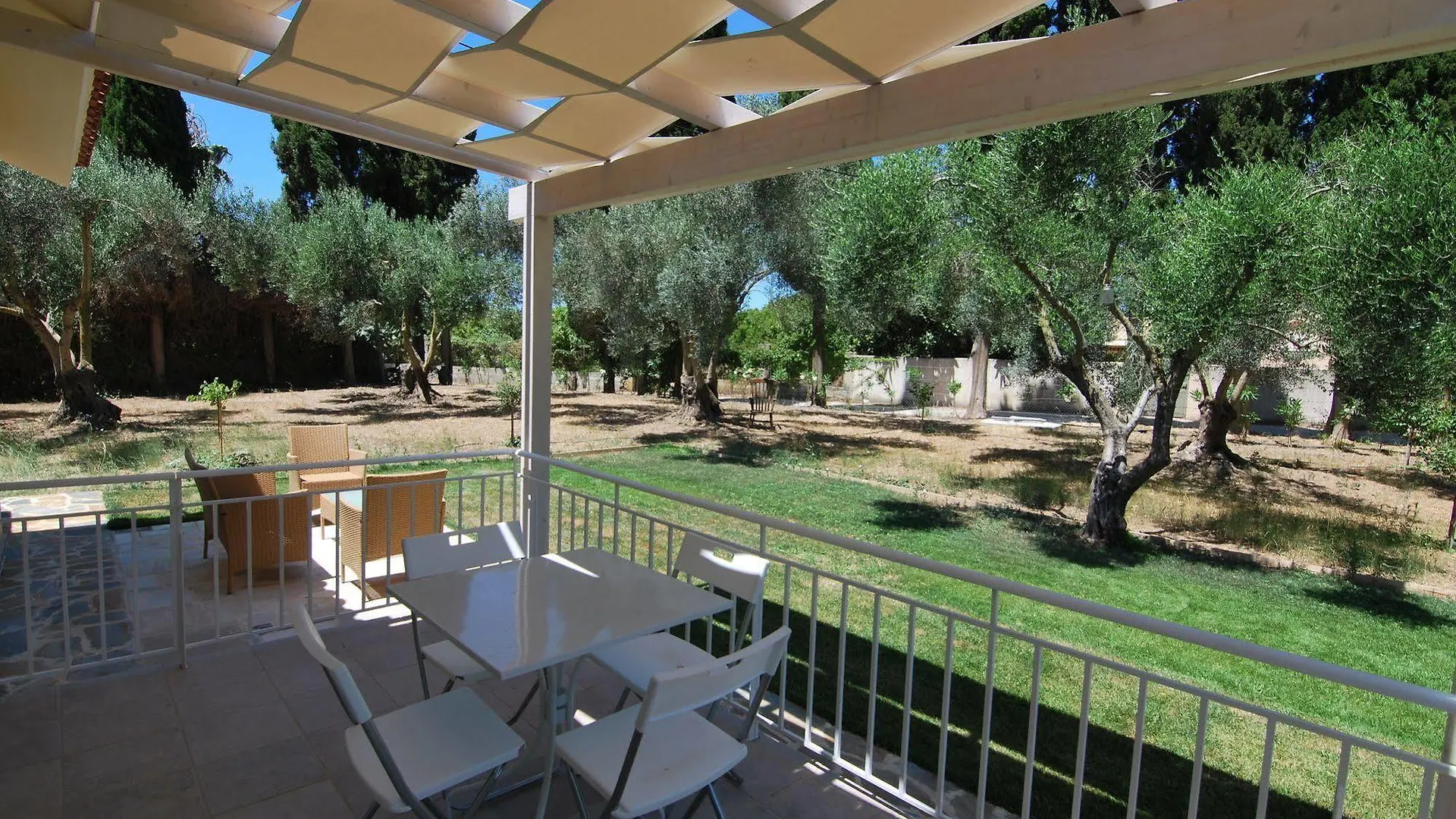 Hotel Cypress Garden Villas Mousata