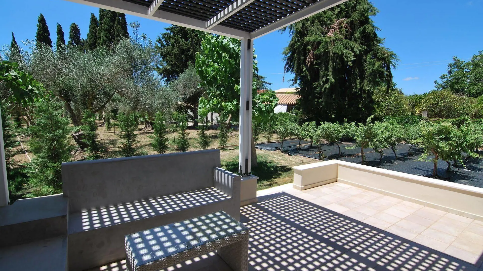 Cypress Garden Villas Mousata Greece