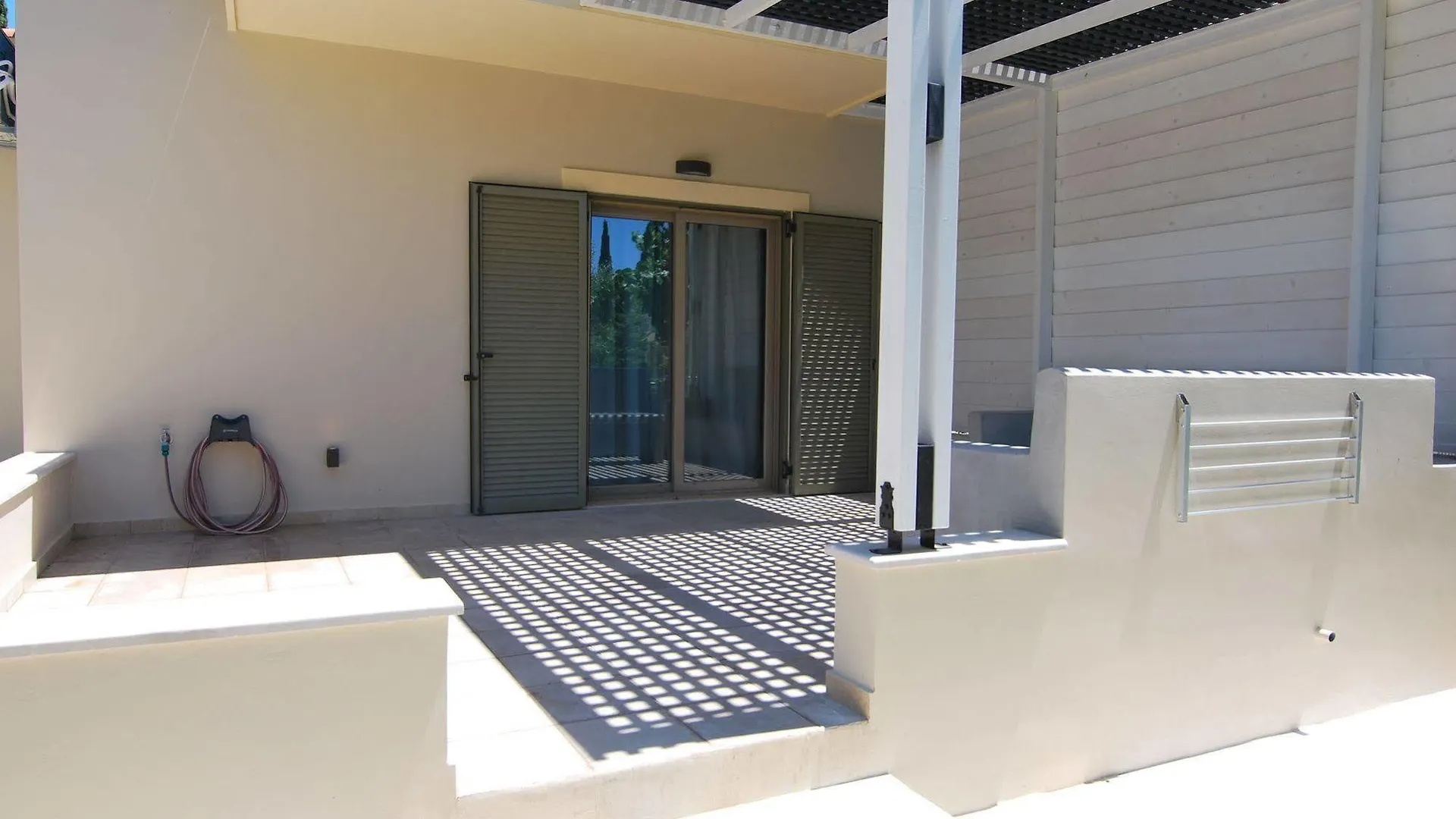 Cypress Garden Villas Mousata Hotel