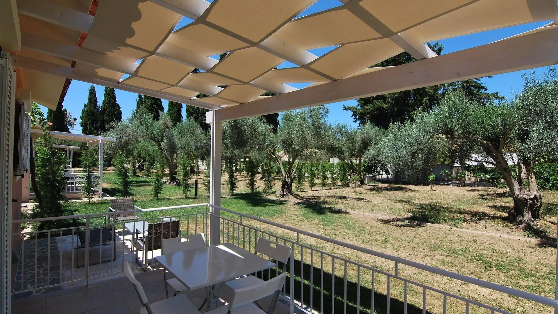 Cypress Garden Villas Mousata