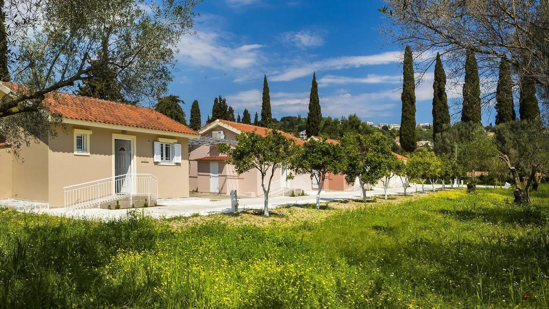 Cypress Garden Villas Mousata Hotel